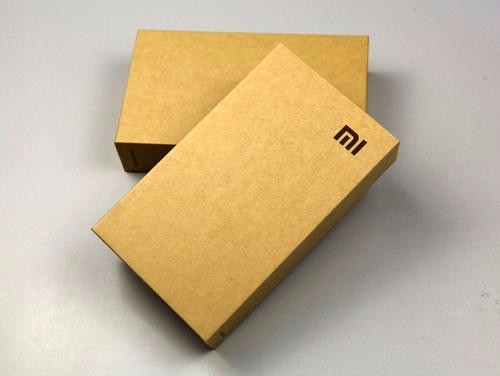 說到牛皮紙盒，多少人會箱到小米手機盒？